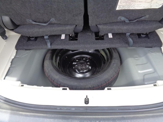 Toyota SIENTA 2017 7558846-13