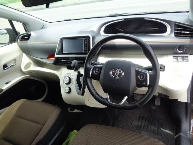 Toyota SIENTA 2017 7558846-16