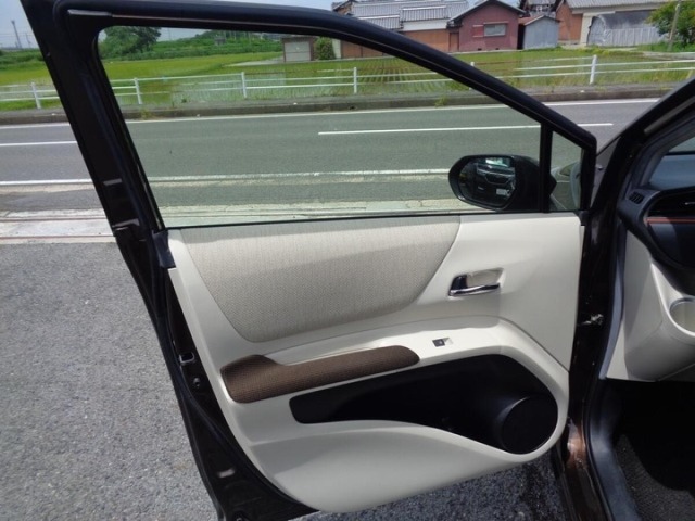 Toyota SIENTA 2017 7558846-20
