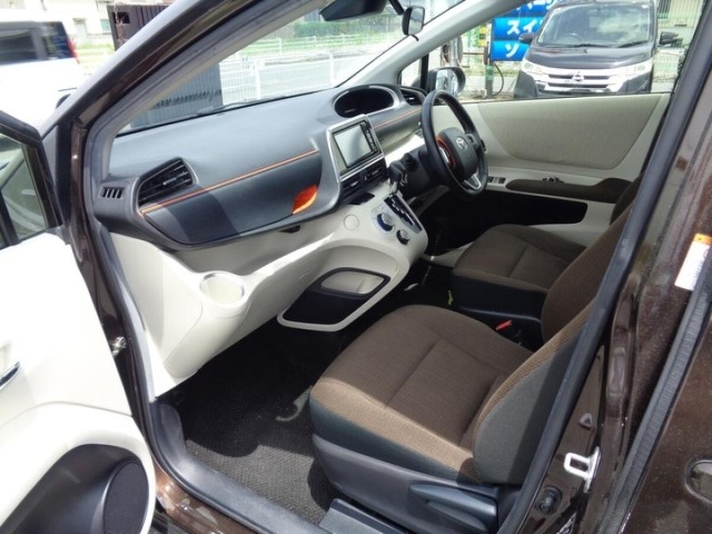 Toyota SIENTA 2017 7558846-21