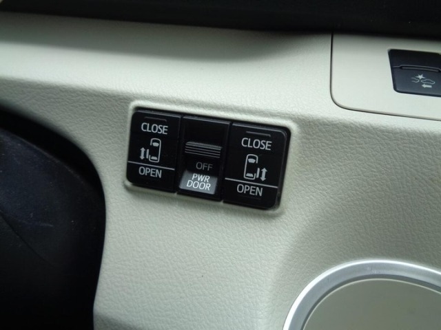 Toyota SIENTA 2017 7558846-6