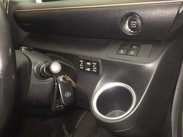 Toyota SIENTA 2018 7559071-8
