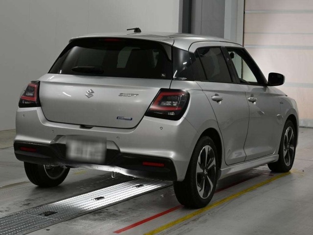 Suzuki SWIFT 2024 7544305-1