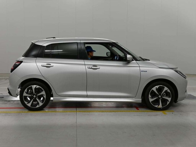 Suzuki SWIFT 2024 7544305-3