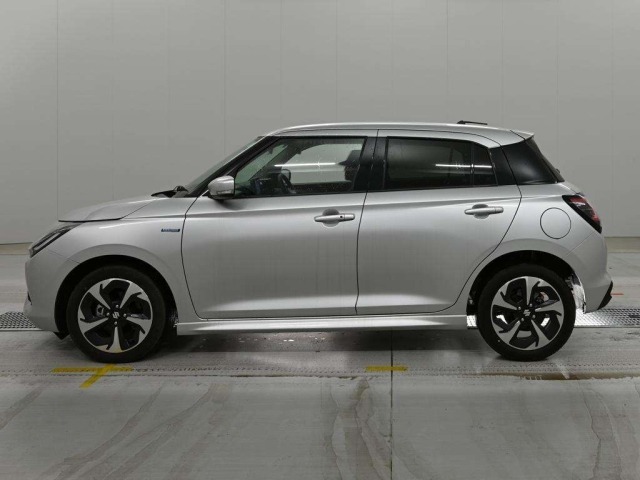 Suzuki SWIFT 2024 7544305-4