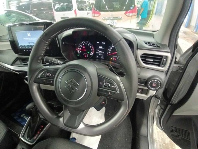 Suzuki SWIFT 2024 7544305-9