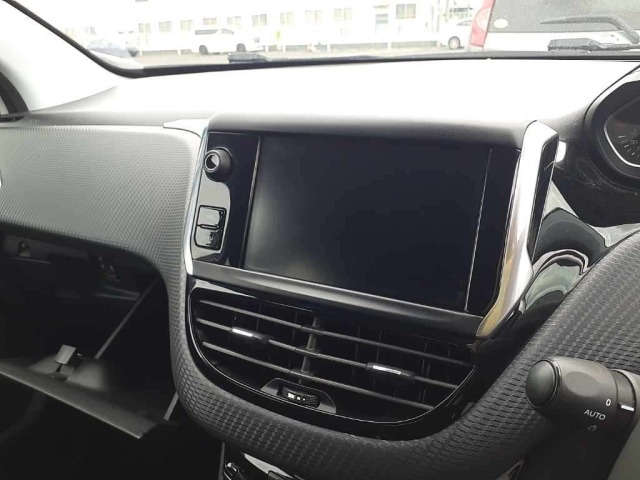 Peugeot 208 2018 7569974-12