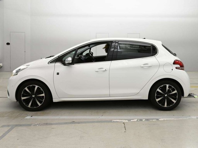 Peugeot 208 2018 7569974-4