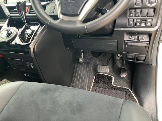Toyota ESQUIRE 2019 7565101-3