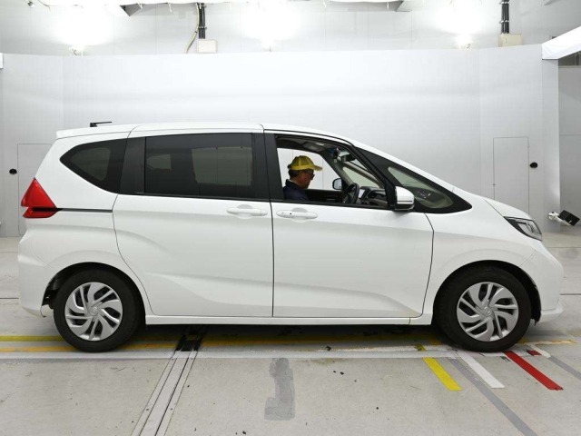 Honda FREED 2023 7570015-3