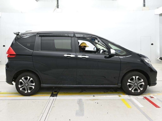 Honda FREED 2022 7570016-3