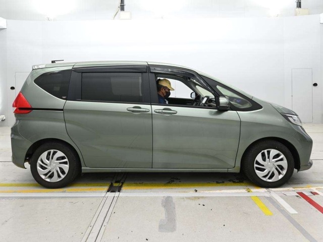 Honda FREED 2023 7570017-3