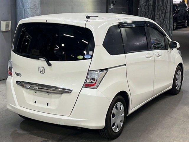 Honda FREED 2012 7570030-5