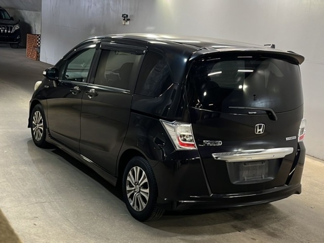 Honda FREED 2011 7570031-1