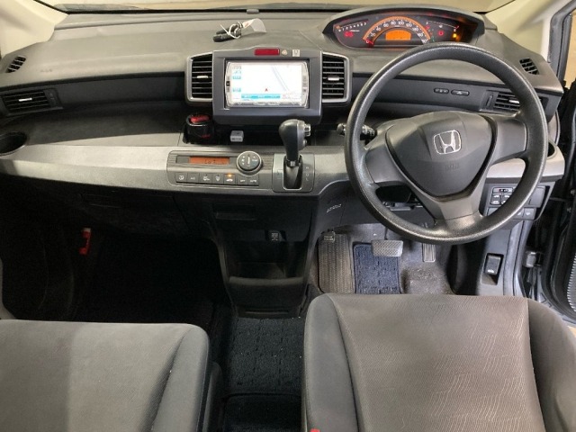 Honda FREED 2009 7570032-3