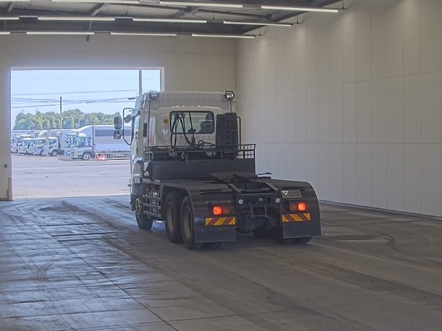 Isuzu GIGA 2017 7569732-1