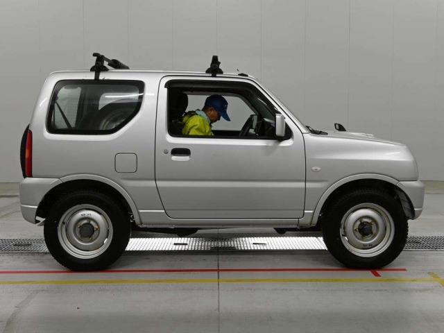 Suzuki JIMNY 2015 7569573-3