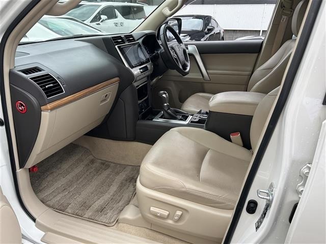 Toyota LAND CRUISER PRADO 2019 7564461-18