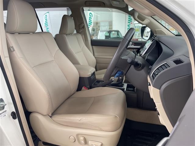 Toyota LAND CRUISER PRADO 2023 7564467-5