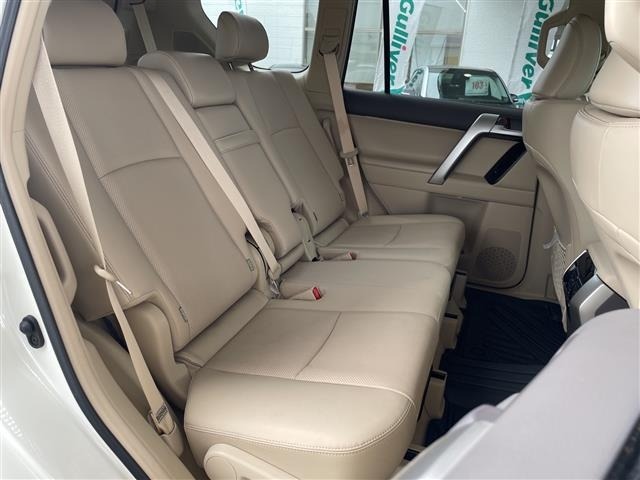 Toyota LAND CRUISER PRADO 2023 7564467-7