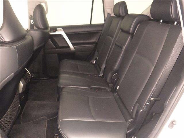 Toyota LAND CRUISER PRADO 2023 7564506-7