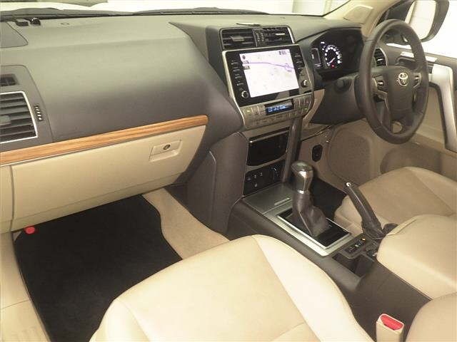 Toyota LAND CRUISER PRADO 2023 7564509-4