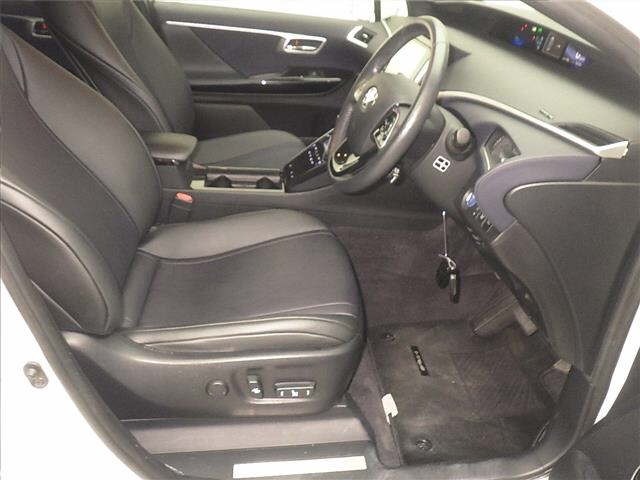 Toyota Mirai 2017 7569823-5