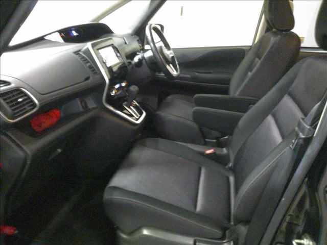 Nissan SERENA 2019 7564308-3