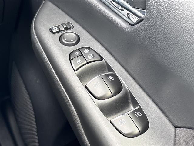 Nissan SERENA 2018 7565304-9