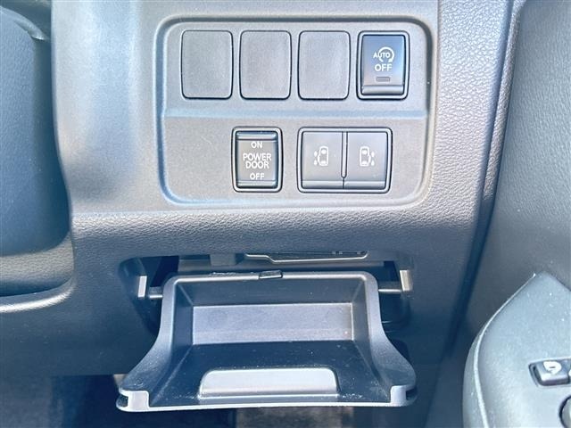 Nissan SERENA 2018 7565336-3