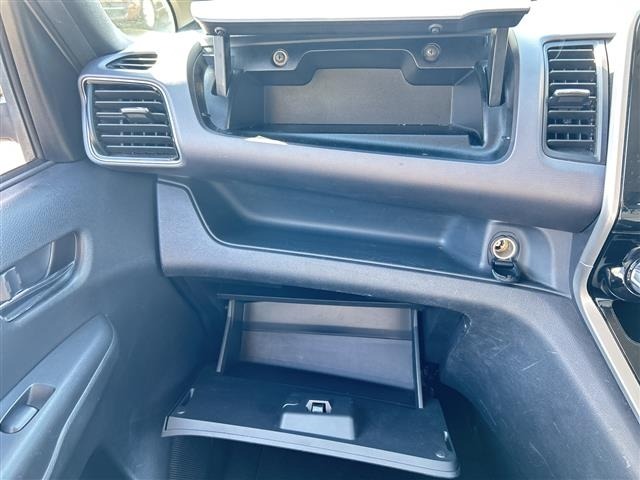 Nissan SERENA 2018 7565336-4