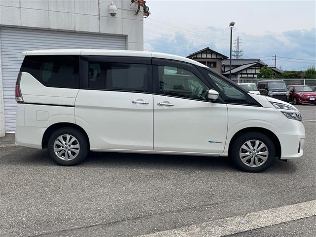 Nissan SERENA 2017 7565639-2
