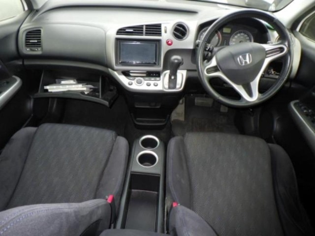 Honda STREAM 2015 7566290-3