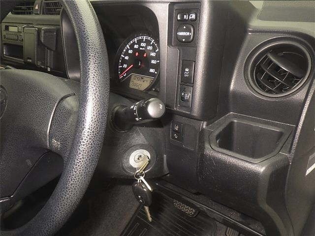 Toyota SUCCEED VAN 2017 7569997-8