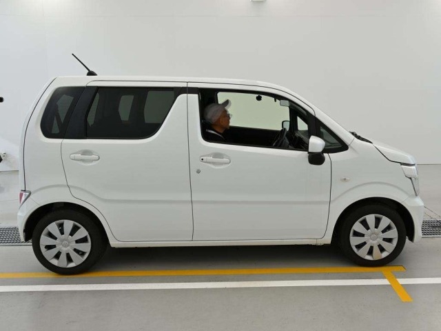 Suzuki WAGON R 2024 7564524-3