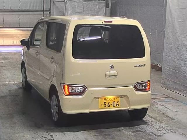 Suzuki WAGON R 2025 7564526-8
