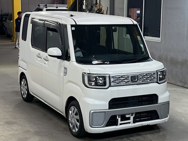 Daihatsu WAKE 2015 7569581-4