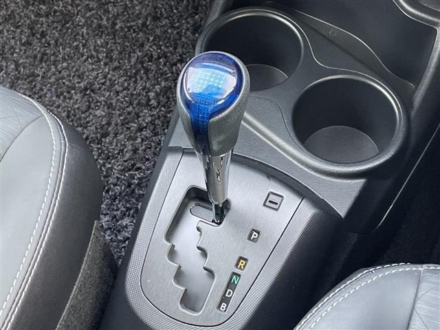 Toyota AQUA 2014 7593142-7