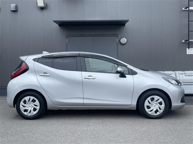 Toyota AQUA 2022 7593185-11
