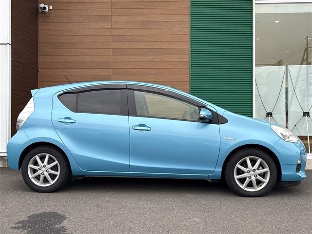 Toyota AQUA 2012 7593188-1