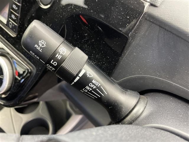 Toyota AQUA 2018 7593221-7