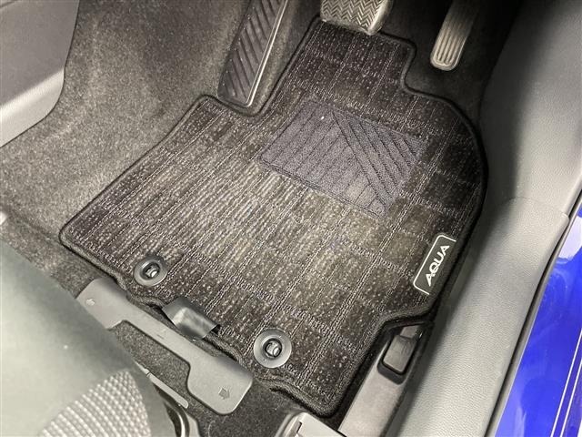 Toyota AQUA 2023 7593223-14