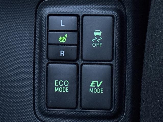 Toyota AQUA 2015 7593230-7
