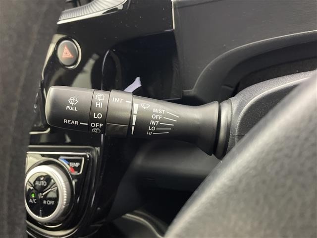 Toyota AQUA 2018 7593272-3