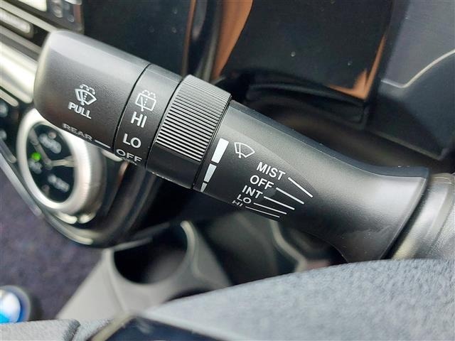Toyota AQUA 2018 7593281-1