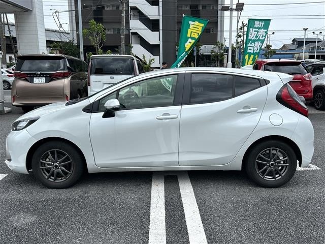 Toyota AQUA 2022 7593288-1