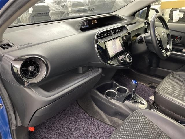 Toyota AQUA 2017 7593292-4