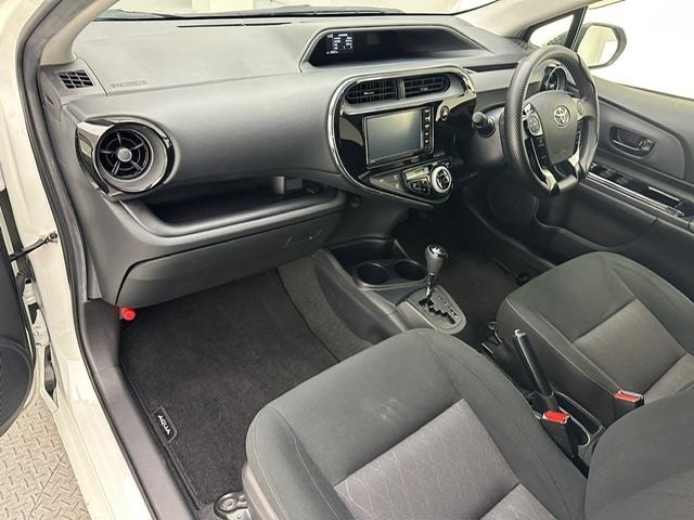 Toyota AQUA 2021 7593302-6