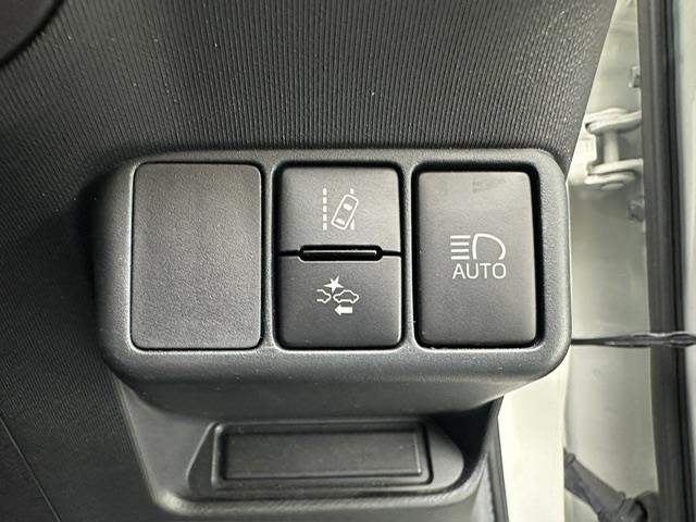 Toyota AQUA 2021 7593302-7