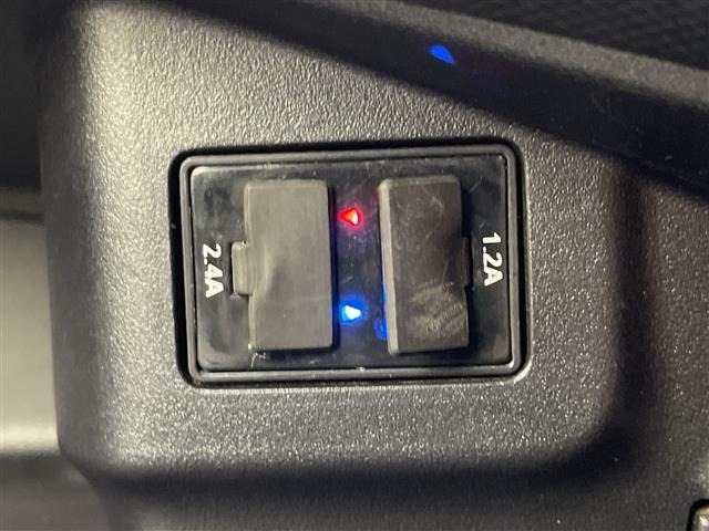 Toyota AQUA 2014 7593341-7
